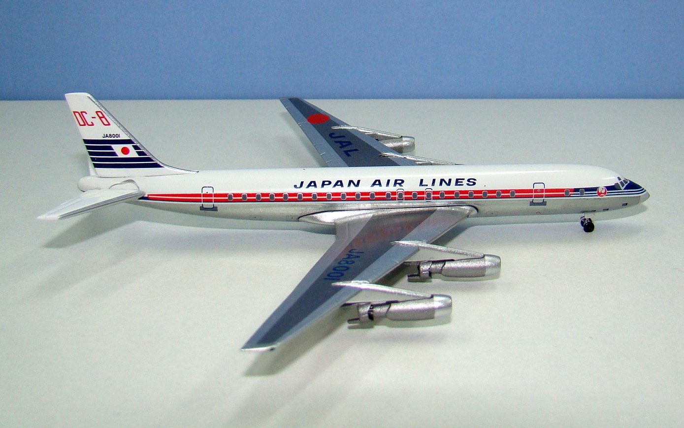 Japan Air Lines Douglas DC-8-32 JA8001 Aeroclassics 1:400 Scale Model Airliner