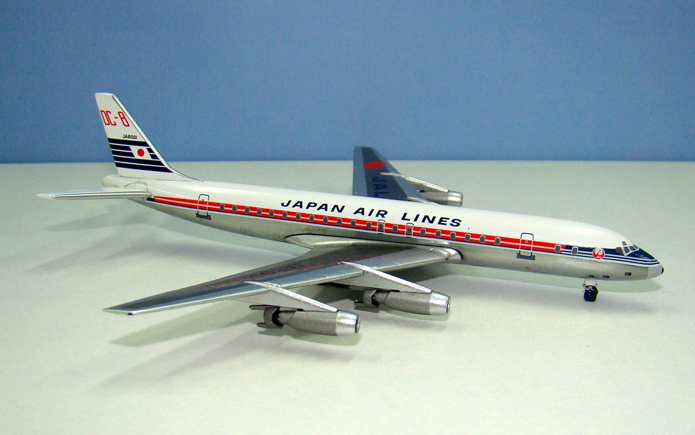 Japan Air Lines Douglas DC-8-32 JA8001 Aeroclassics 1:400 Scale Model Airliner