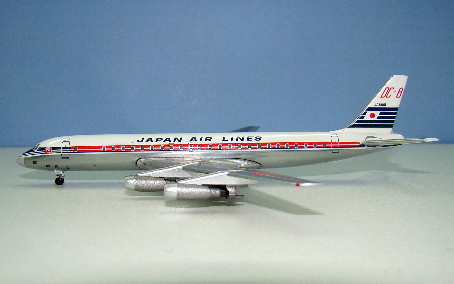 Japan Air Lines Douglas DC-8-32 JA8001 Aeroclassics 1:400 Scale Model Airliner
