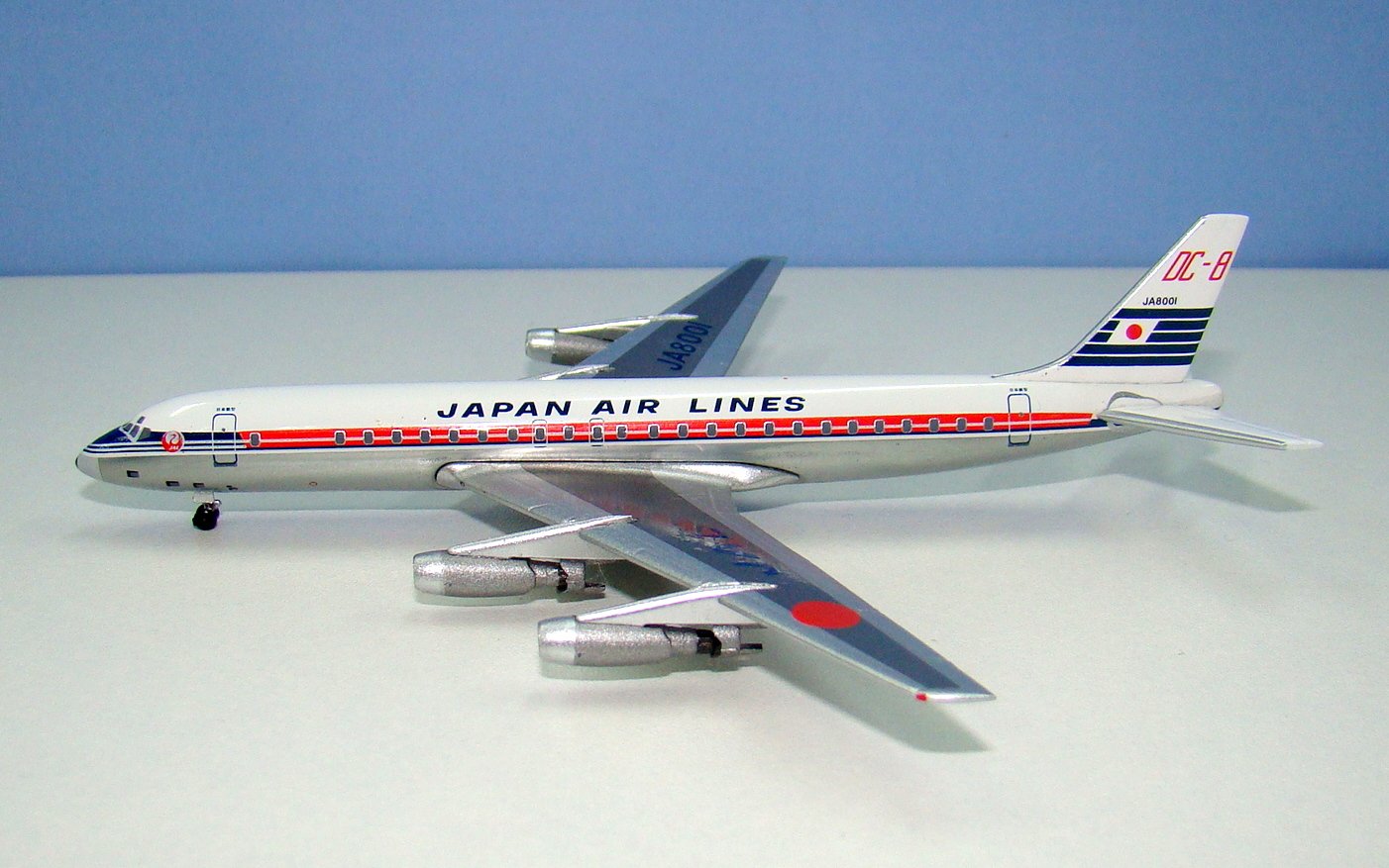 Japan Air Lines Douglas DC-8-32 JA8001 Aeroclassics 1:400 Scale Model Airliner