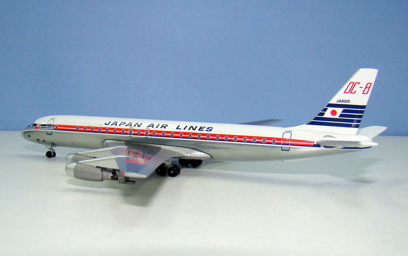 Japan Air Lines Douglas DC-8-32 JA8001 Aeroclassics 1:400 Scale Model Airliner