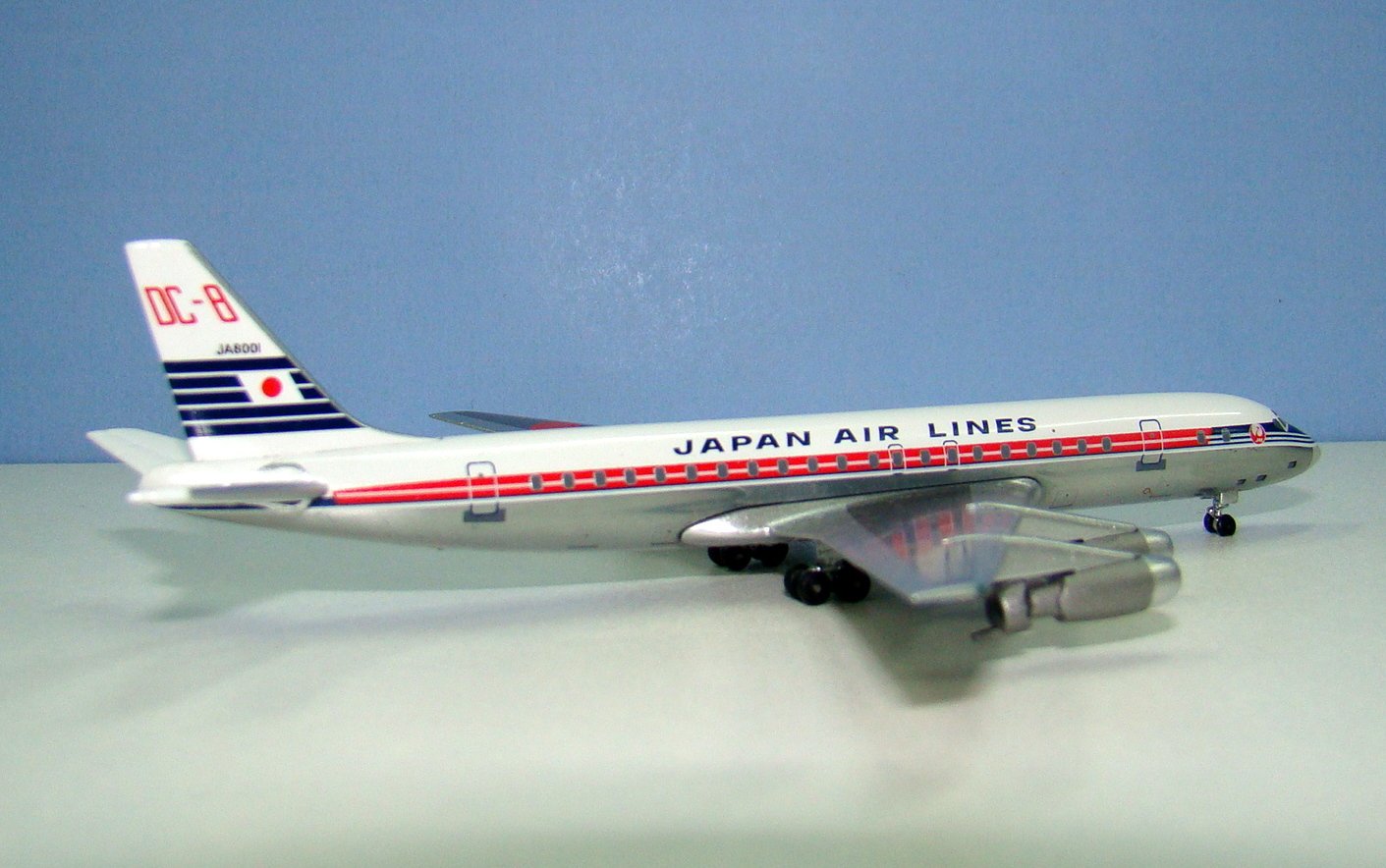 Japan Air Lines Douglas DC-8-32 JA8001 Aeroclassics 1:400 Scale Model Airliner