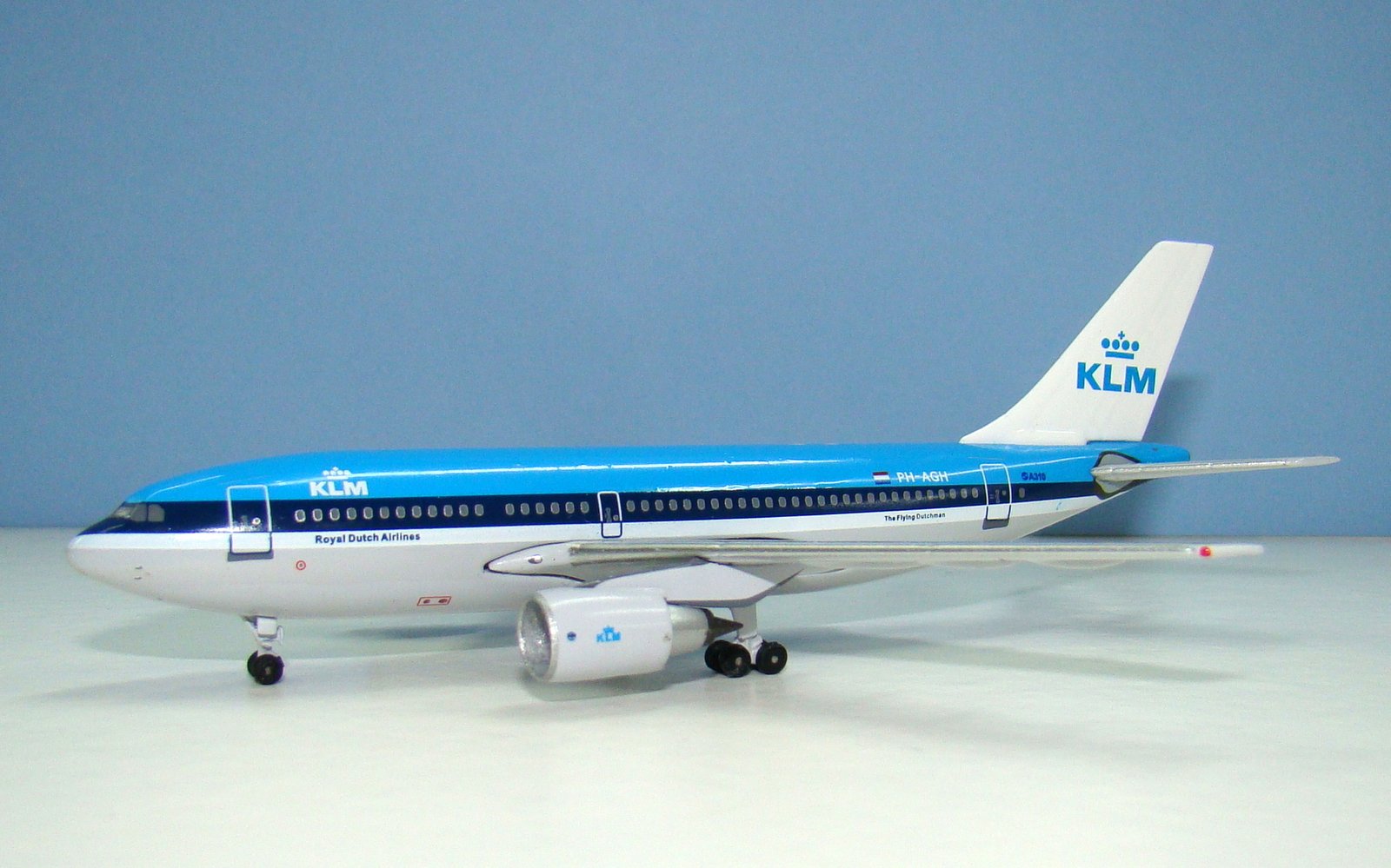 KLM Airbus A310-203 PH-AGH Aeroclassics 1:400 Scale Model Airliner