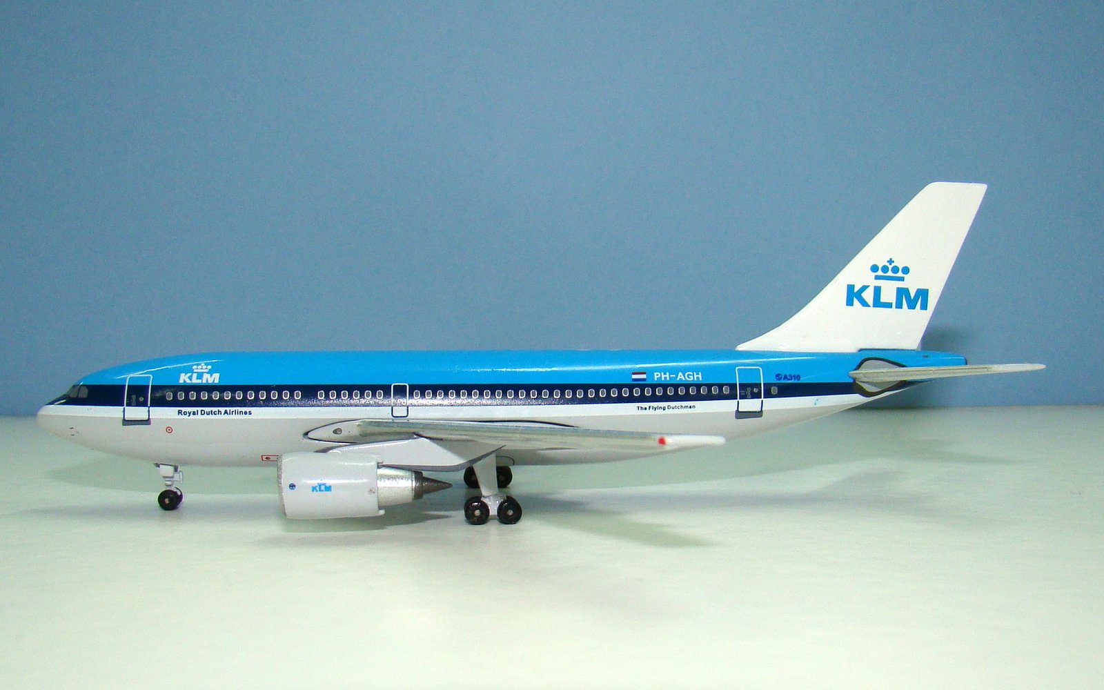 KLM Airbus A310-203 PH-AGH Aeroclassics 1:400 Scale Model Airliner