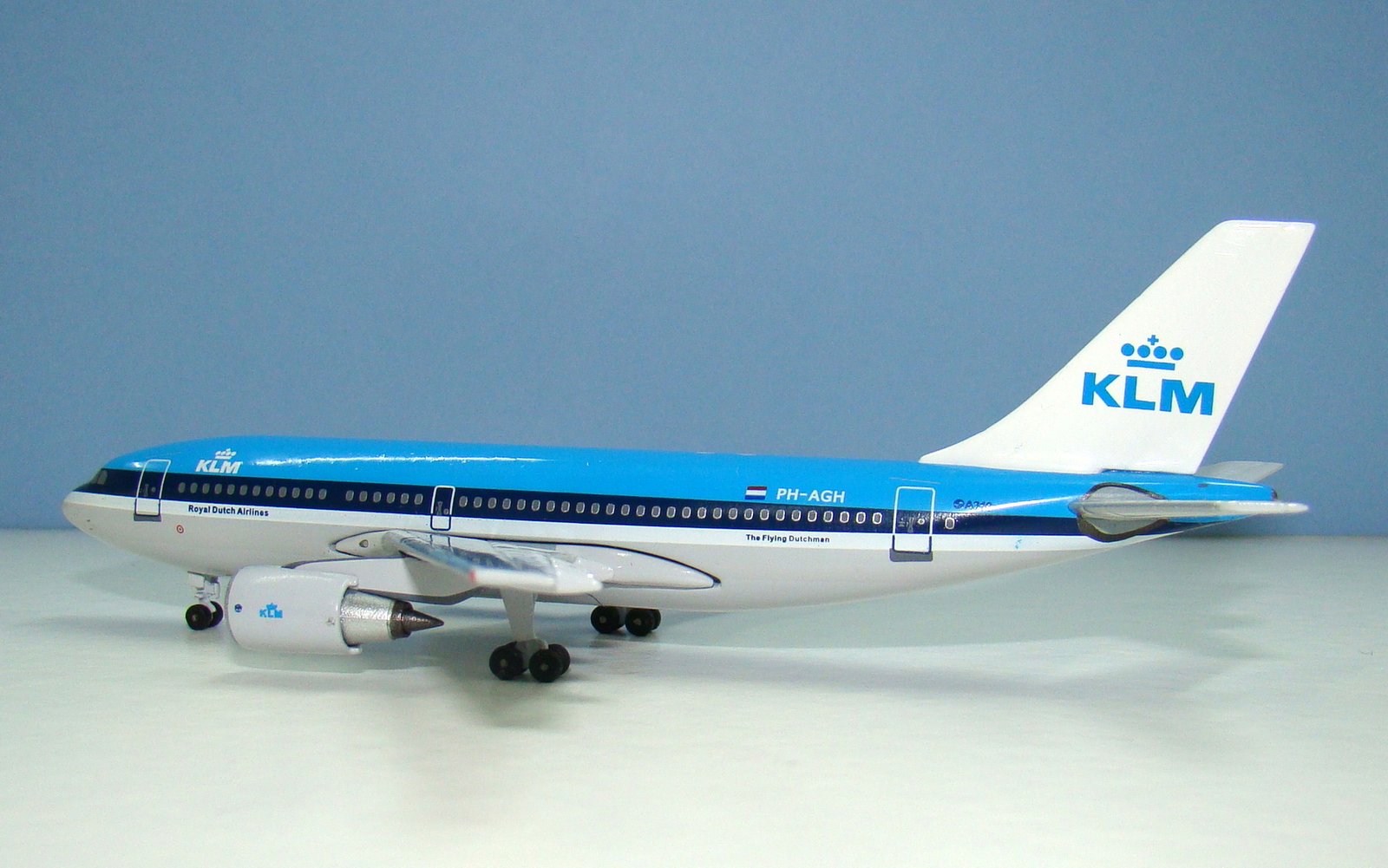 KLM Airbus A310-203 PH-AGH Aeroclassics 1:400 Scale Model Airliner