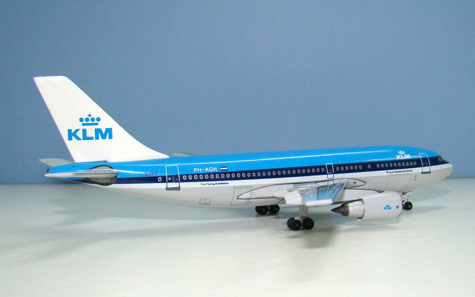 KLM Airbus A310-203 PH-AGH Aeroclassics 1:400 Scale Model Airliner