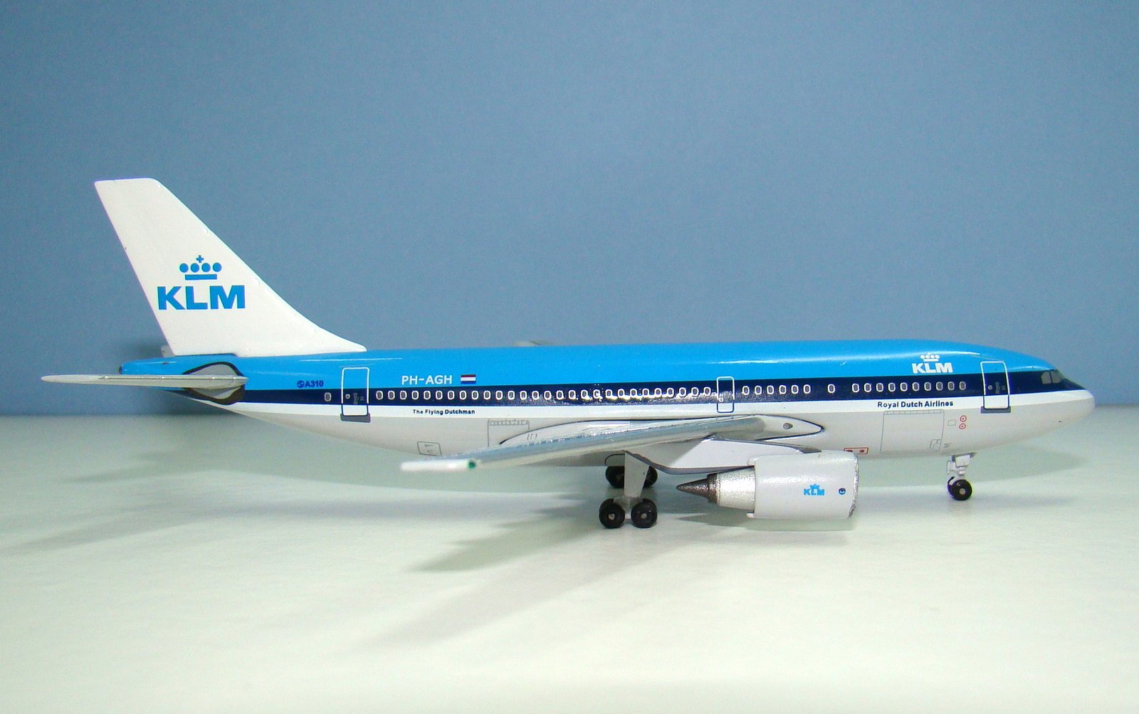 KLM Airbus A310-203 PH-AGH Aeroclassics 1:400 Scale Model Airliner