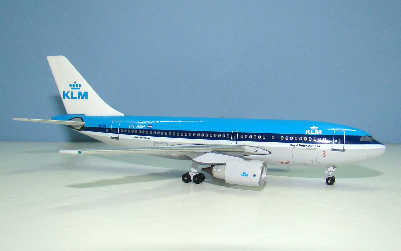 KLM Airbus A310-203 PH-AGH Aeroclassics 1:400 Scale Model Airliner