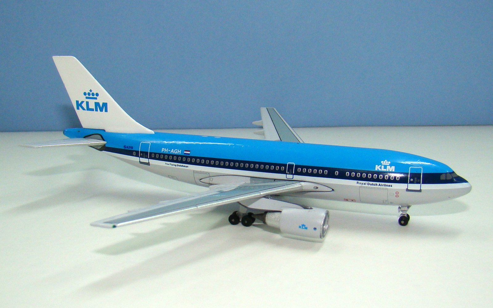 KLM Airbus A310-203 PH-AGH Aeroclassics 1:400 Scale Model Airliner