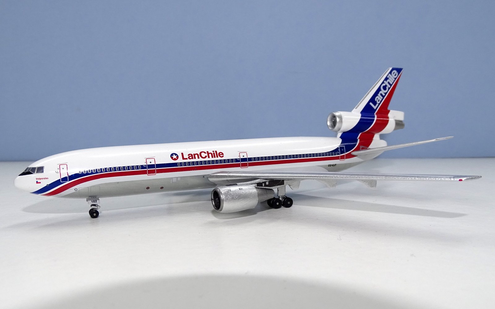 Lan-Chile McDonnell Douglas DC-10-30 CC-CJT Aeroclassics 1:400 Scale Model Airliner