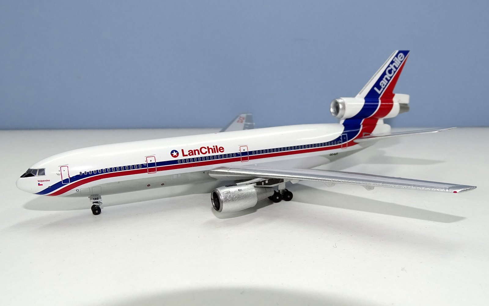Lan-Chile McDonnell Douglas DC-10-30 CC-CJT Aeroclassics 1:400 Scale Model Airliner