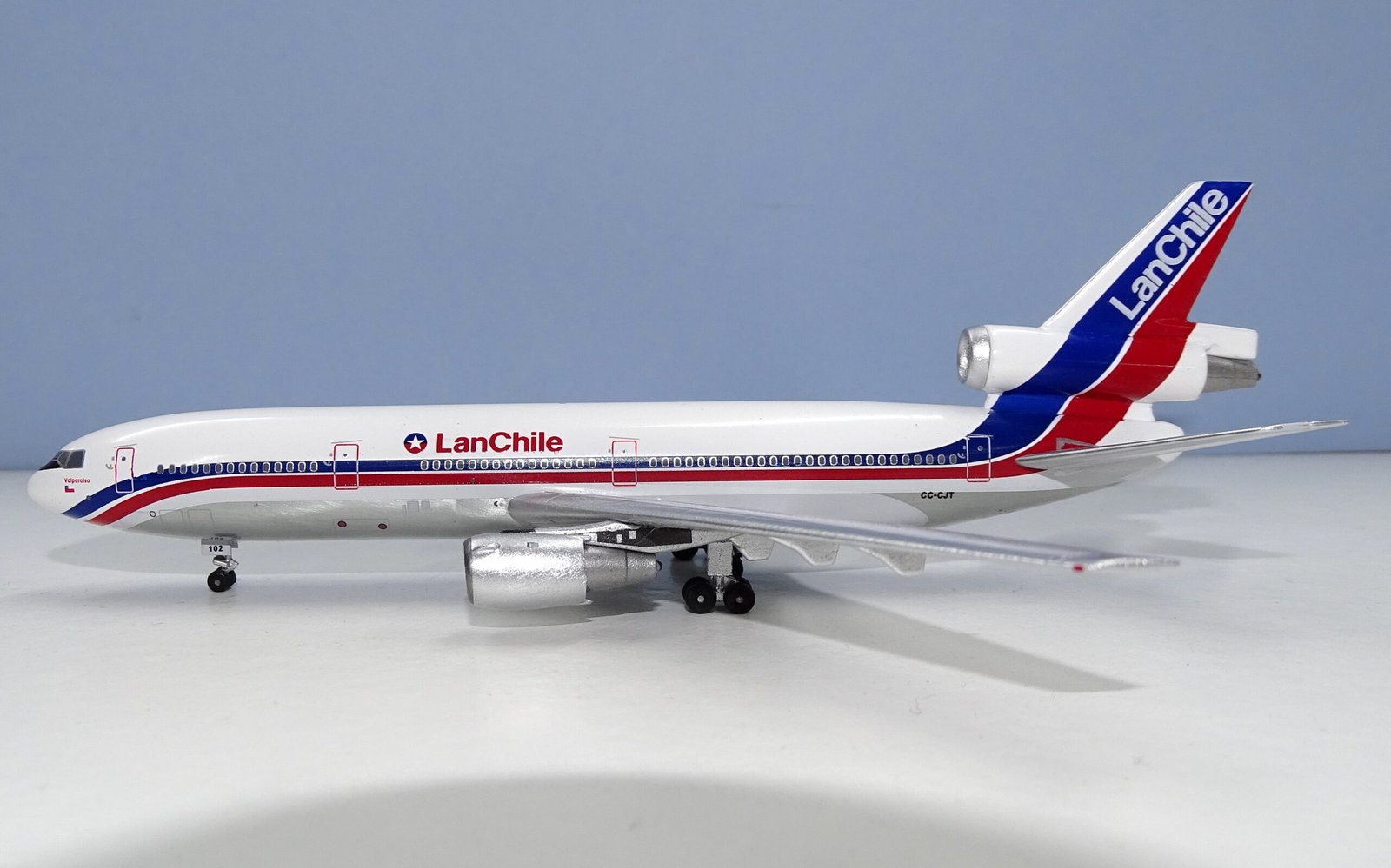 Lan-Chile McDonnell Douglas DC-10-30 CC-CJT Aeroclassics 1:400 Scale Model Airliner