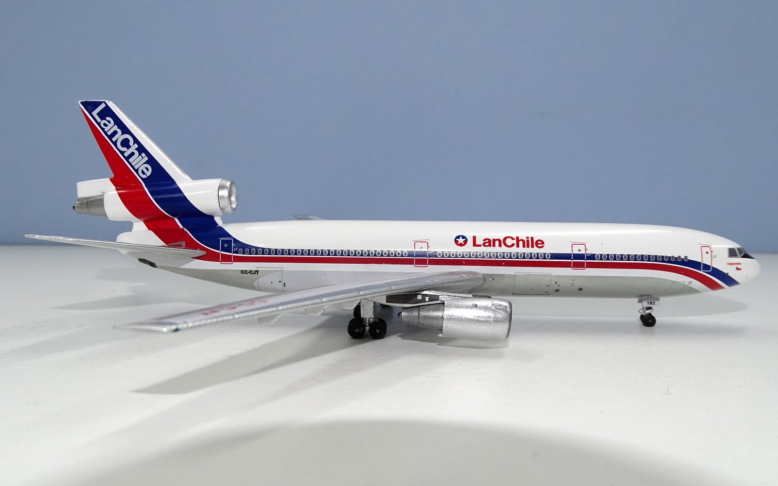 Lan-Chile McDonnell Douglas DC-10-30 CC-CJT Aeroclassics 1:400 Scale Model Airliner