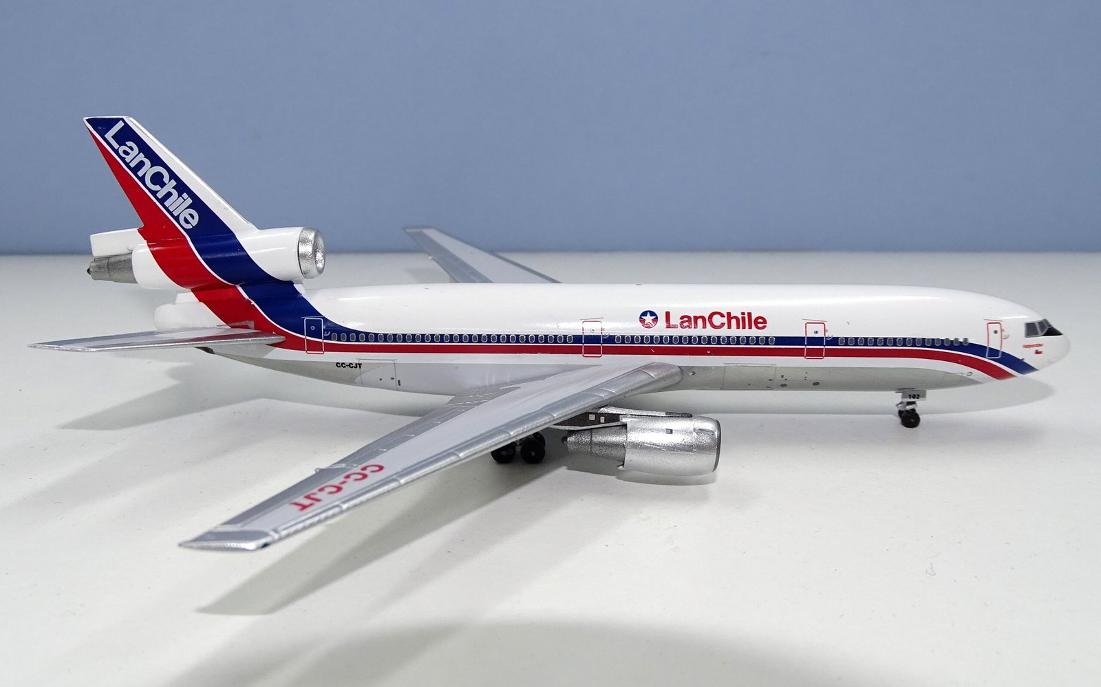 Lan-Chile McDonnell Douglas DC-10-30 CC-CJT Aeroclassics 1:400 Scale Model Airliner