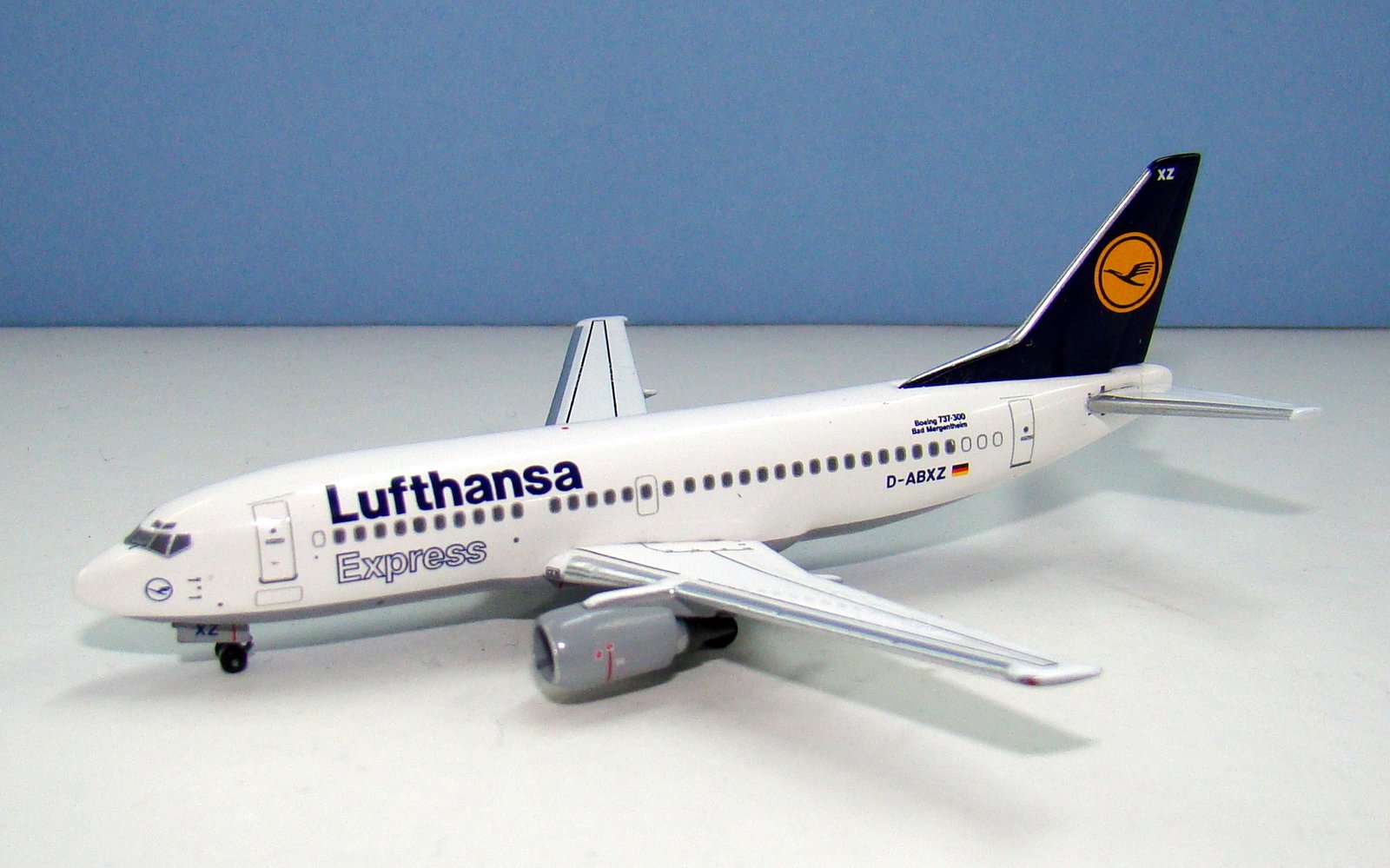 Lufthansa Express Boeing 737-330 D-ABXZ Aeroclassics 1:400 Scale Model Airliner