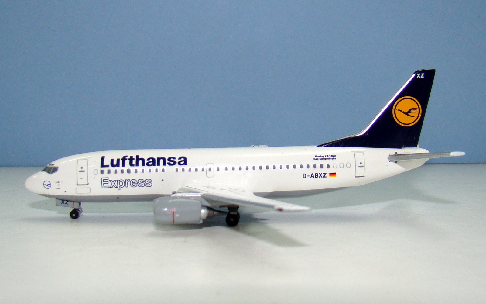 Lufthansa Express Boeing 737-330 D-ABXZ Aeroclassics 1:400 Scale Model Airliner