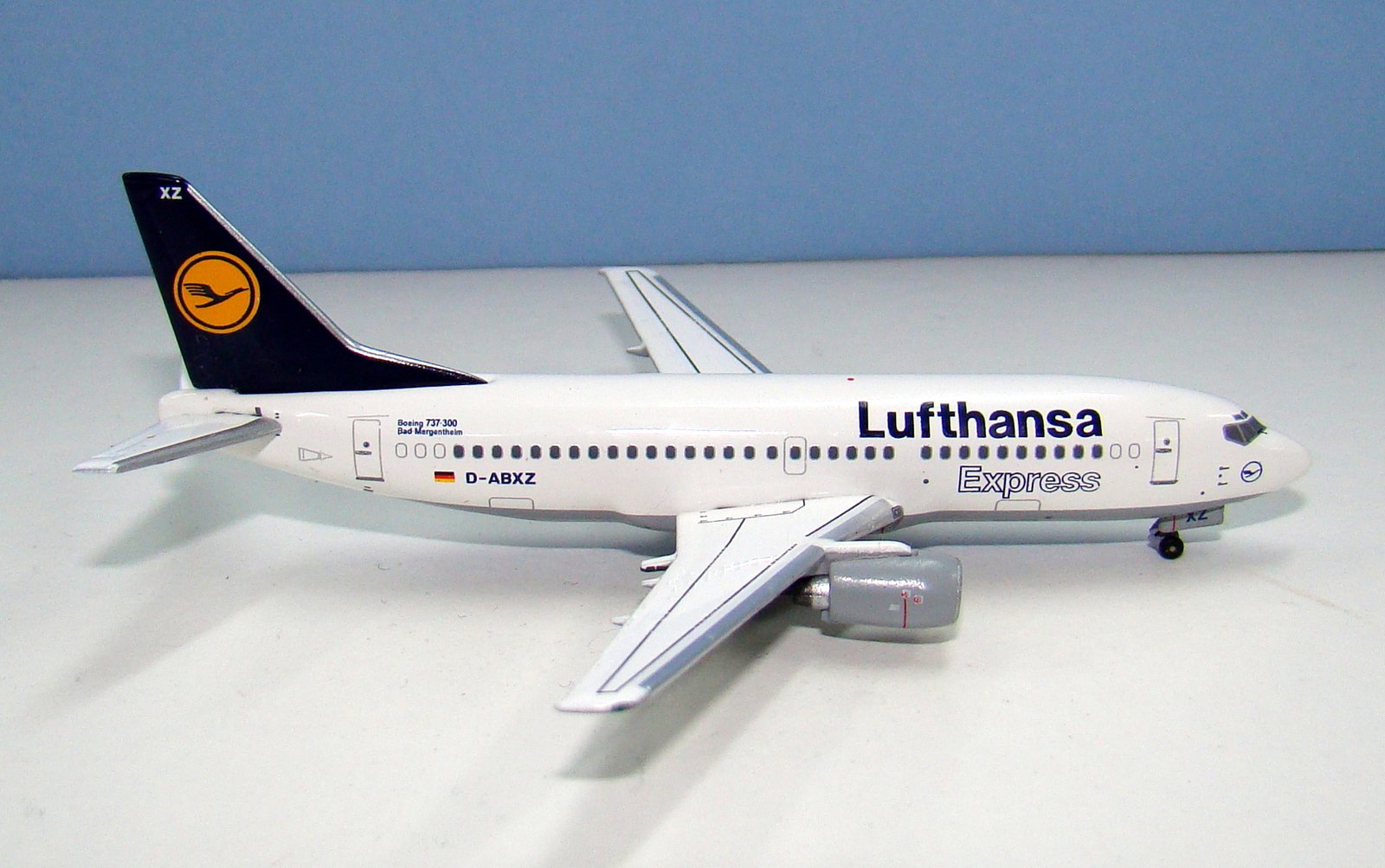 Lufthansa Express Boeing 737-330 D-ABXZ Aeroclassics 1:400 Scale Model Airliner