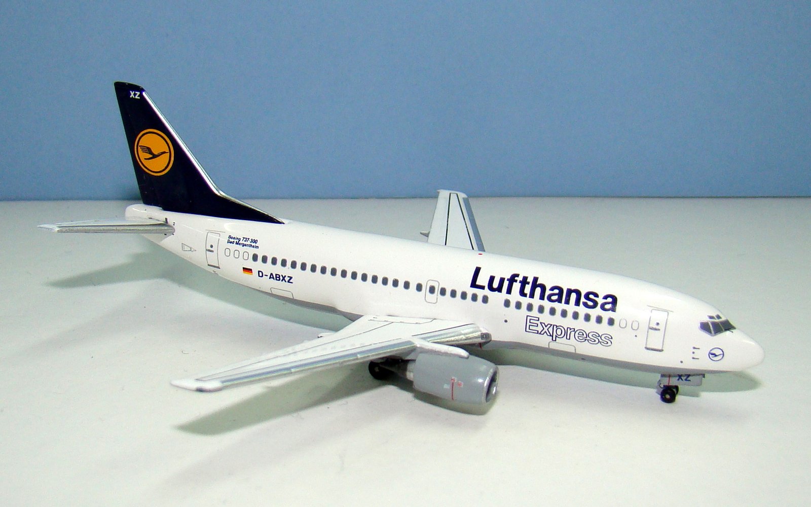 Lufthansa Express Boeing 737-330 D-ABXZ Aeroclassics 1:400 Scale Model Airliner