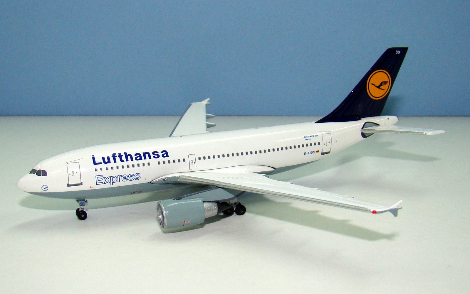 Lufthansa Express Airbus A310-300 D-AIDD Aeroclassics 1:400 Scale Model Airliner