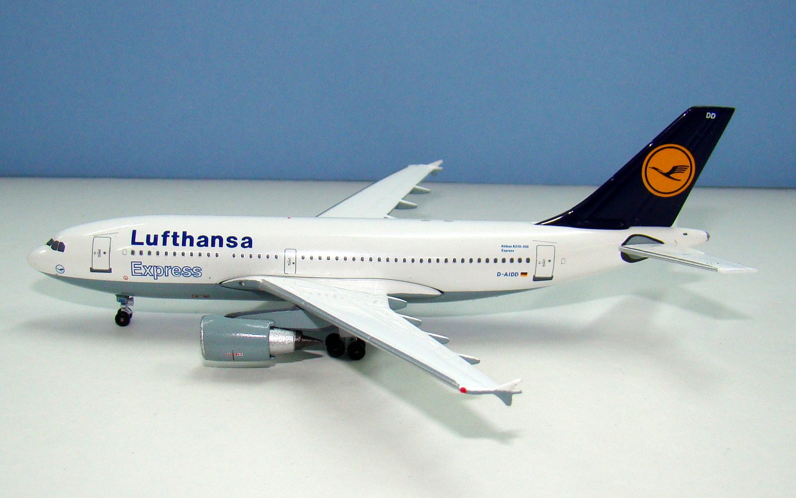 Lufthansa Express Airbus A310-300 D-AIDD Aeroclassics 1:400 Scale Model Airliner