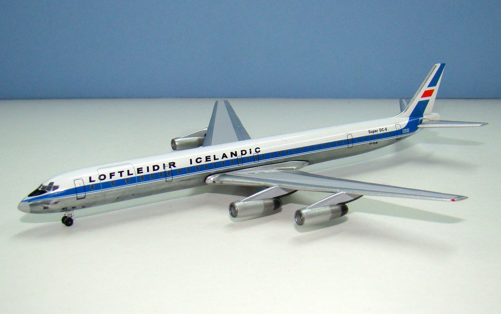 Loftleidir Douglas DC-8-63CF TF-FLB Aeroclassics 1:400 Scale Model Airliner