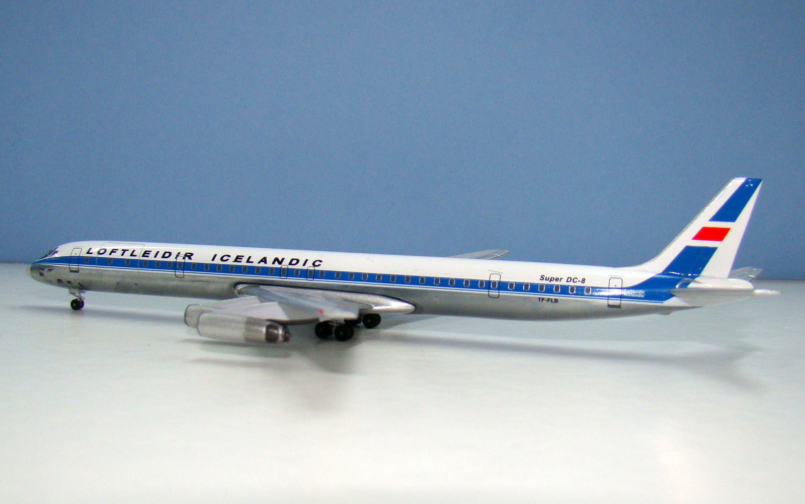 Loftleidir Douglas DC-8-63CF TF-FLB Aeroclassics 1:400 Scale Model Airliner
