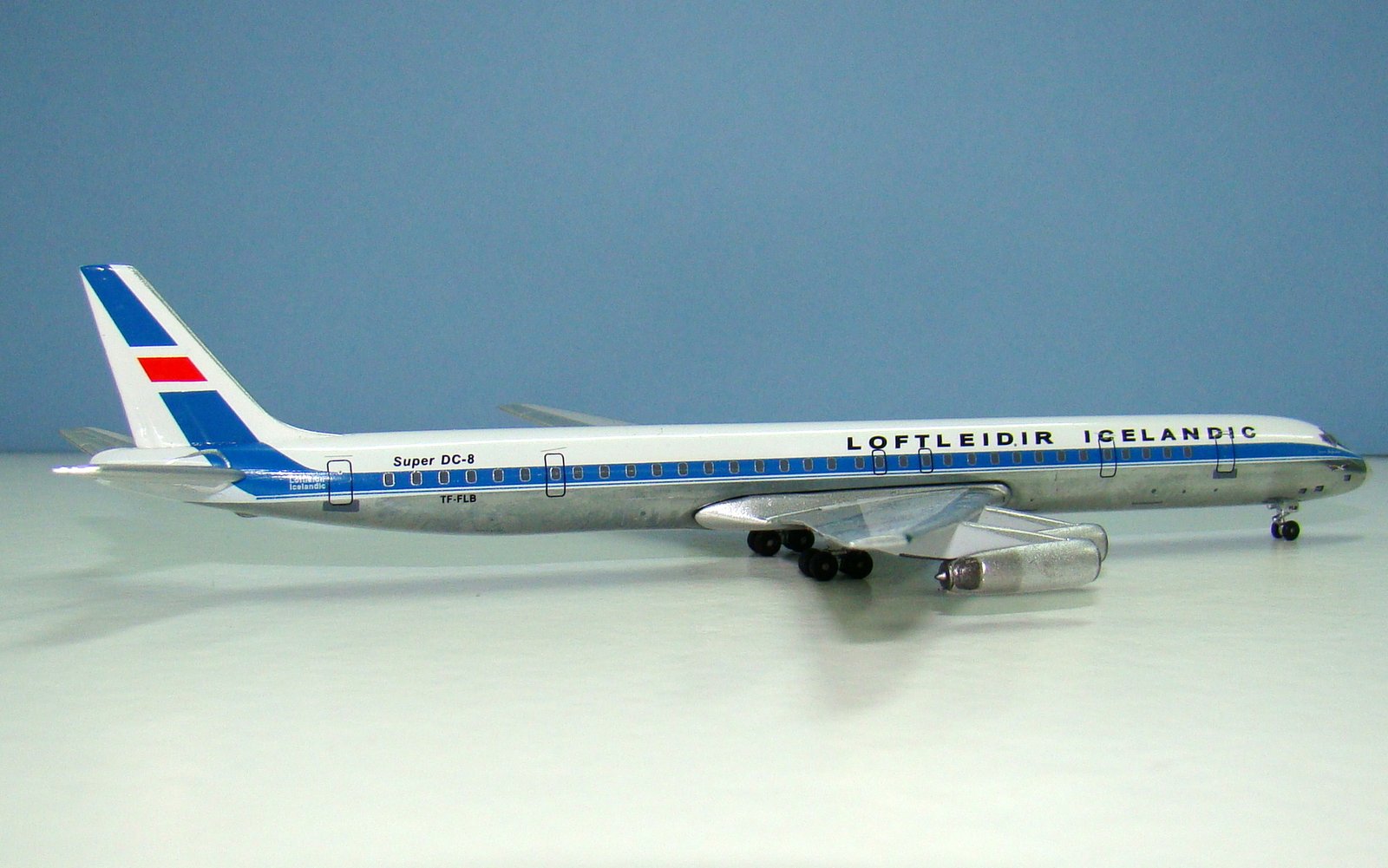 Loftleidir Douglas DC-8-63CF TF-FLB Aeroclassics 1:400 Scale Model Airliner