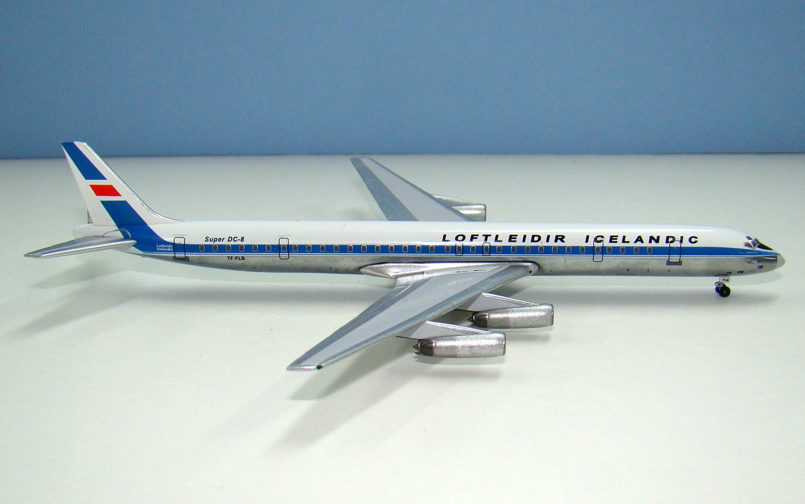 Loftleidir Douglas DC-8-63CF TF-FLB Aeroclassics 1:400 Scale Model Airliner