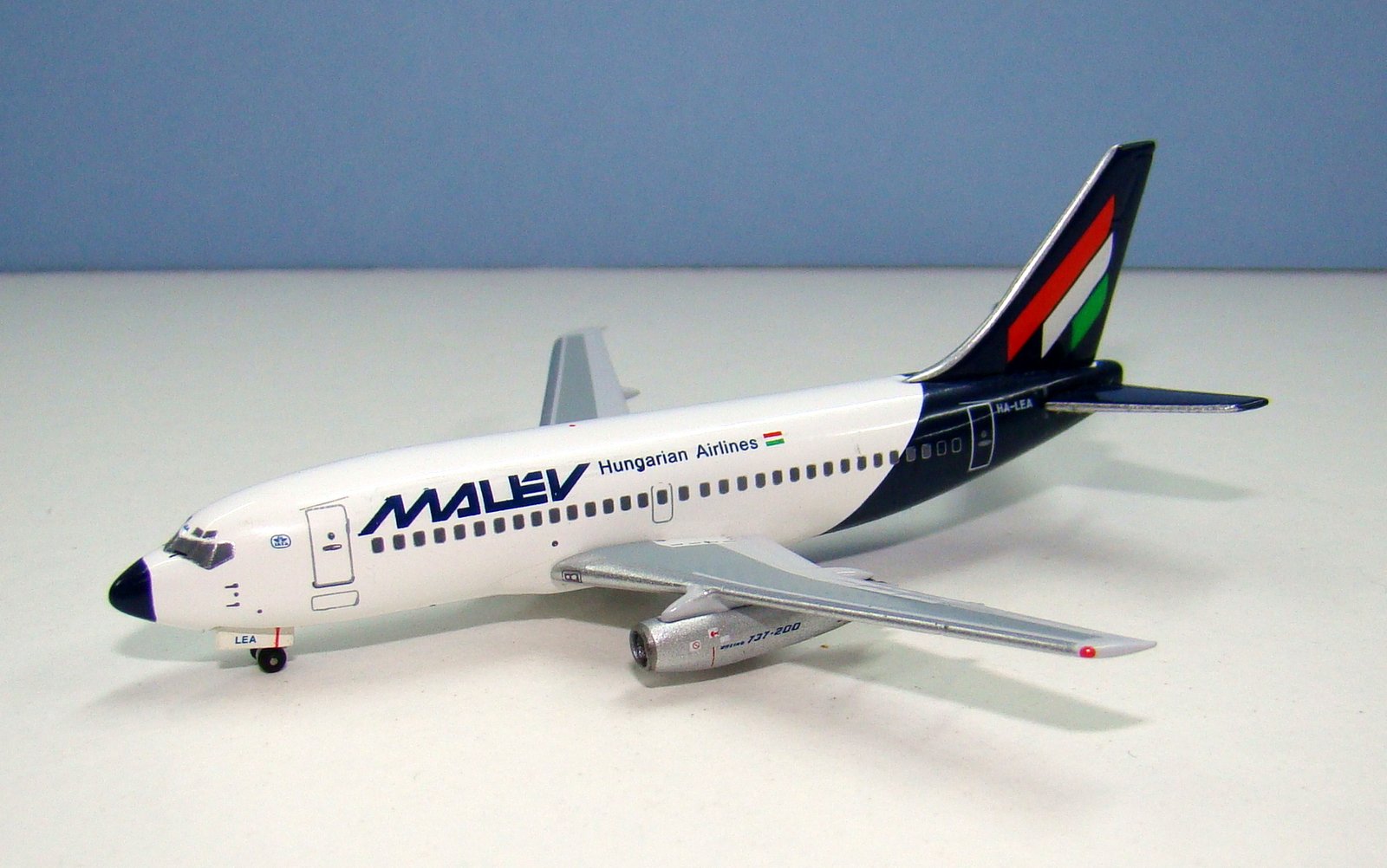 Malev Boeing 737-200Adv HA-LEA Aeroclassics/CoRudy 1:400 Scale Model Airliner
