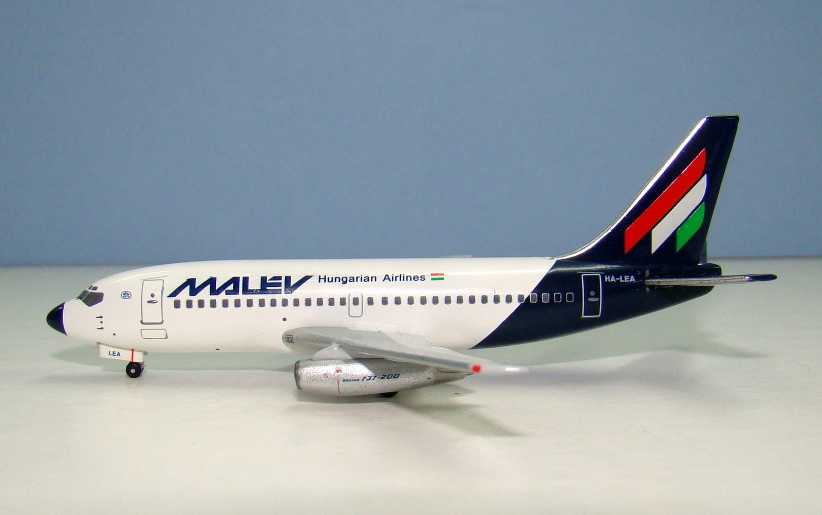 Malev Boeing 737-200Adv HA-LEA Aeroclassics/CoRudy 1:400 Scale Model Airliner