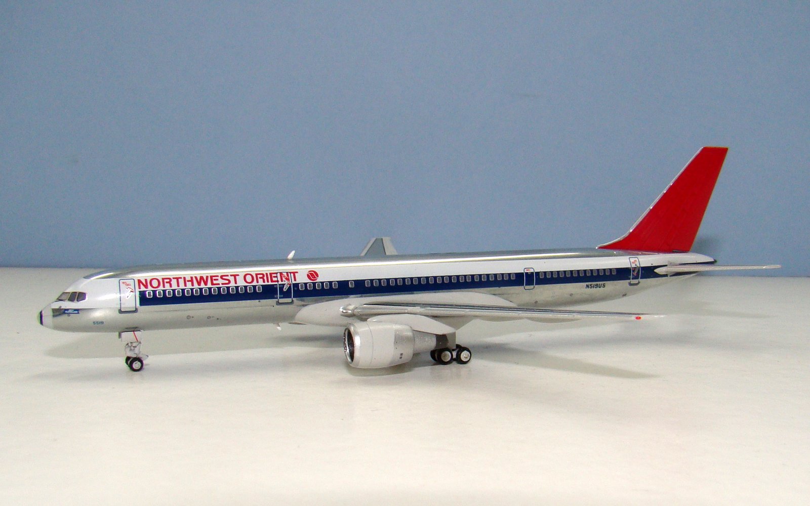 Northwest Orient 757-251 N519US NG Models 1:400 Scale Model Airliner