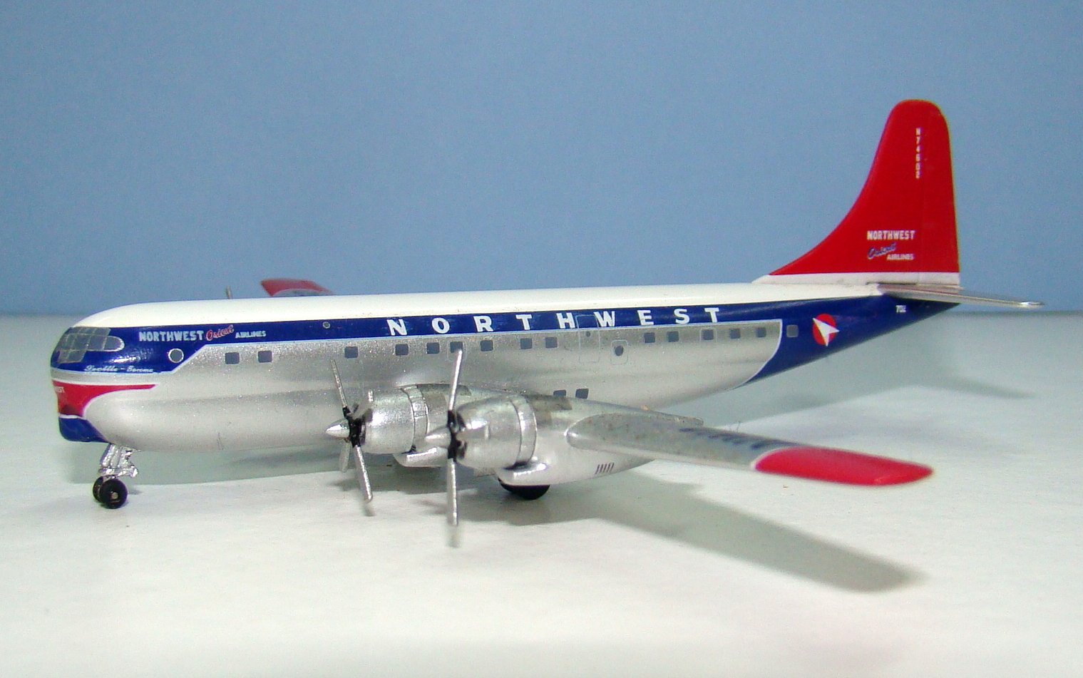 Northwest Airlines Boeing 377-10-30 Stratocruiser N74602 Aeroclassics 1:400 Scale Model Airliner