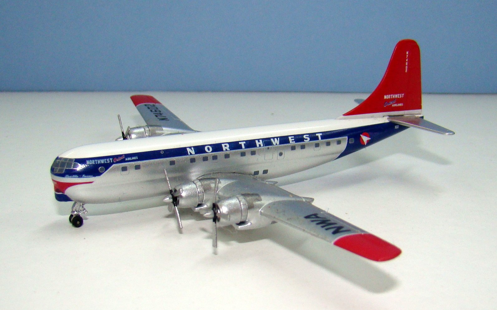 Northwest Airlines Boeing 377-10-30 Stratocruiser N74602 Aeroclassics 1:400 Scale Model Airliner
