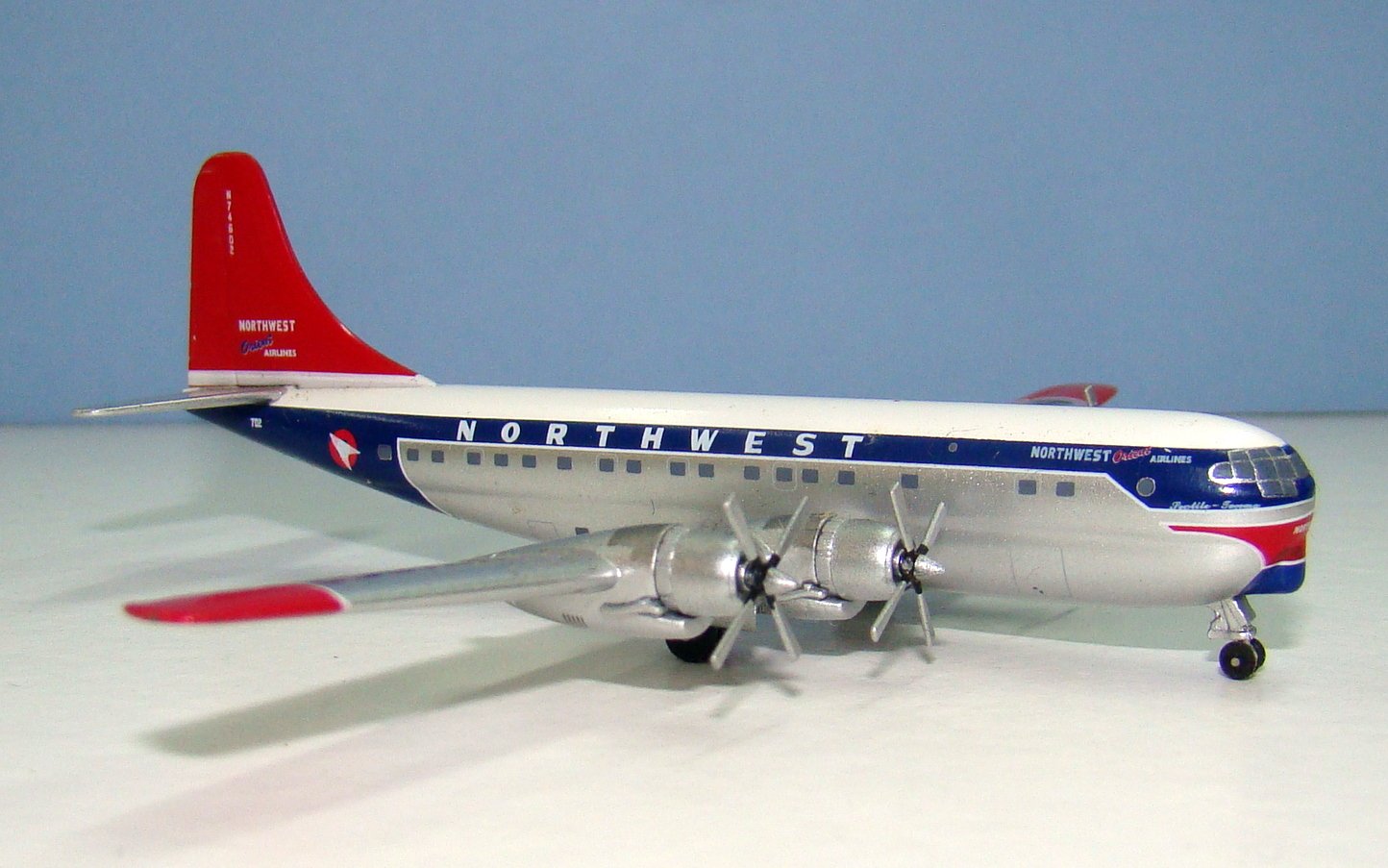 Northwest Airlines Boeing 377-10-30 Stratocruiser N74602 Aeroclassics 1:400 Scale Model Airliner