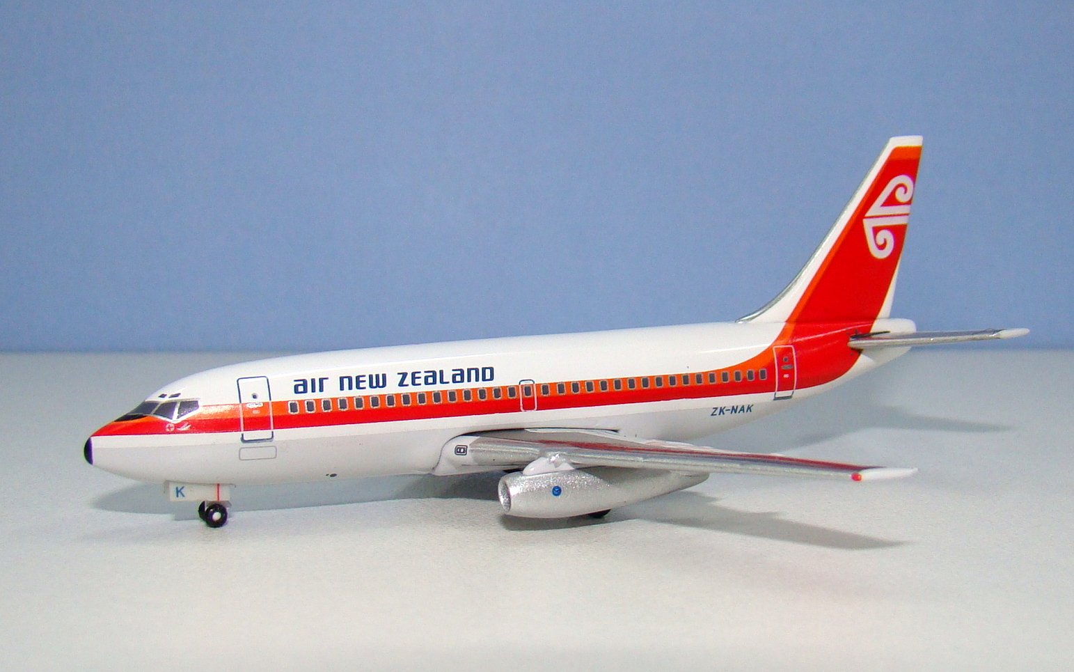 Air New Zealand Boeing 737-219 ZK-NAK Aeroclassics 1:400 Scale Model Airliner