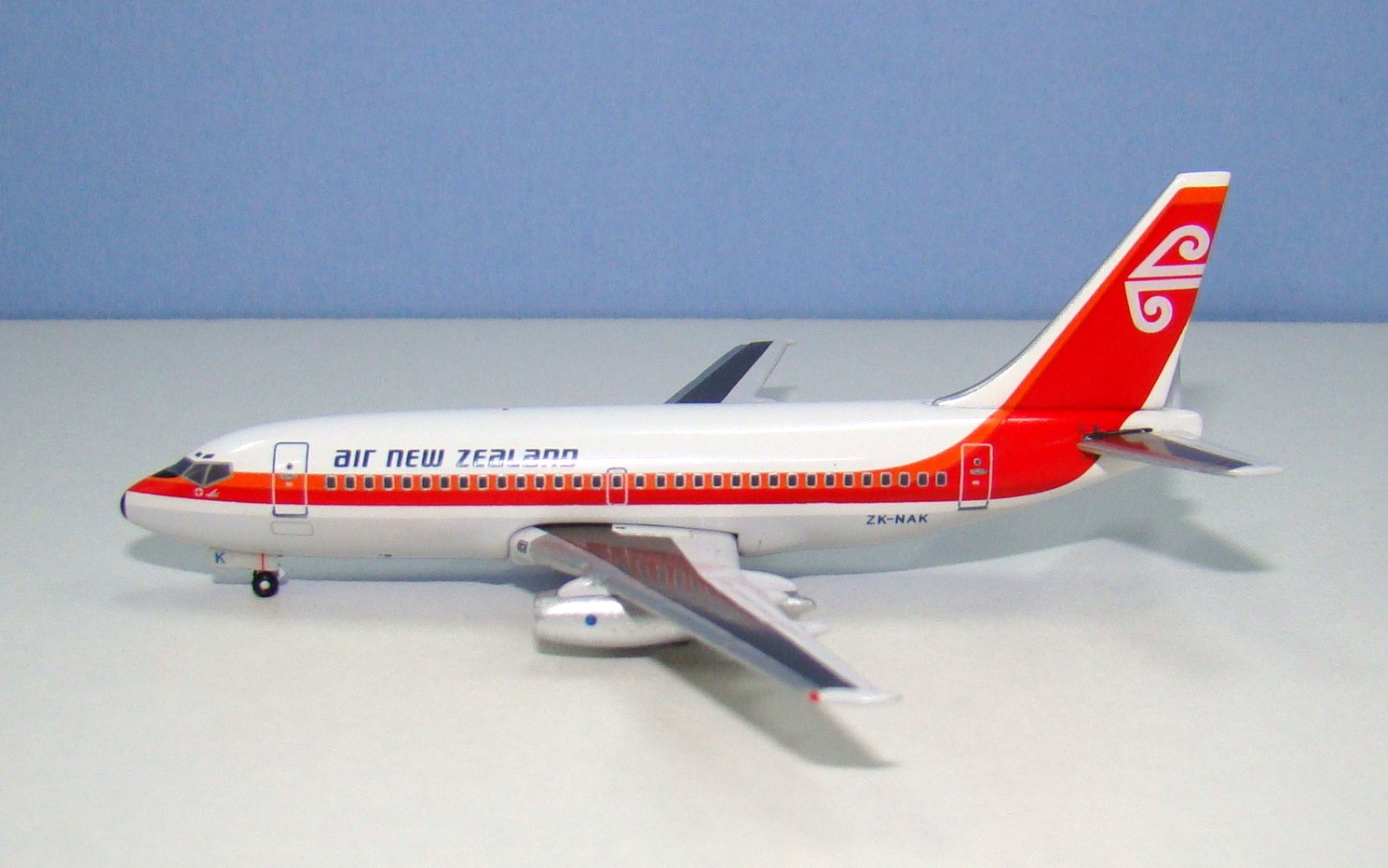 Air New Zealand Boeing 737-219 ZK-NAK Aeroclassics 1:400 Scale Model Airliner