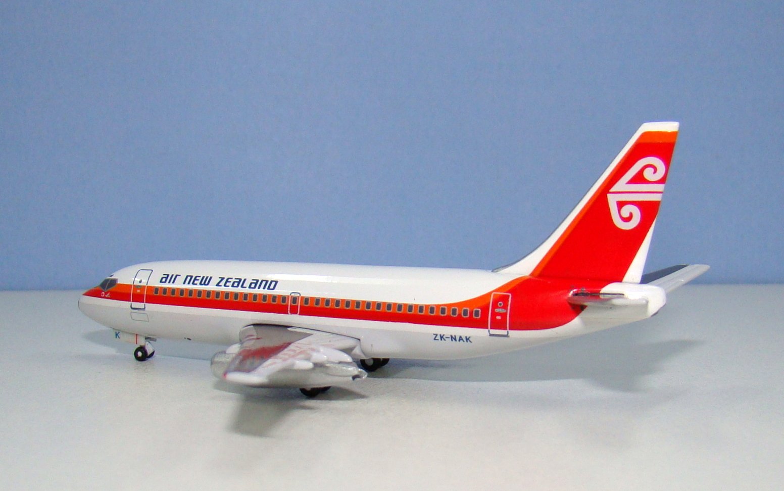 Air New Zealand Boeing 737-219 ZK-NAK Aeroclassics 1:400 Scale Model Airliner