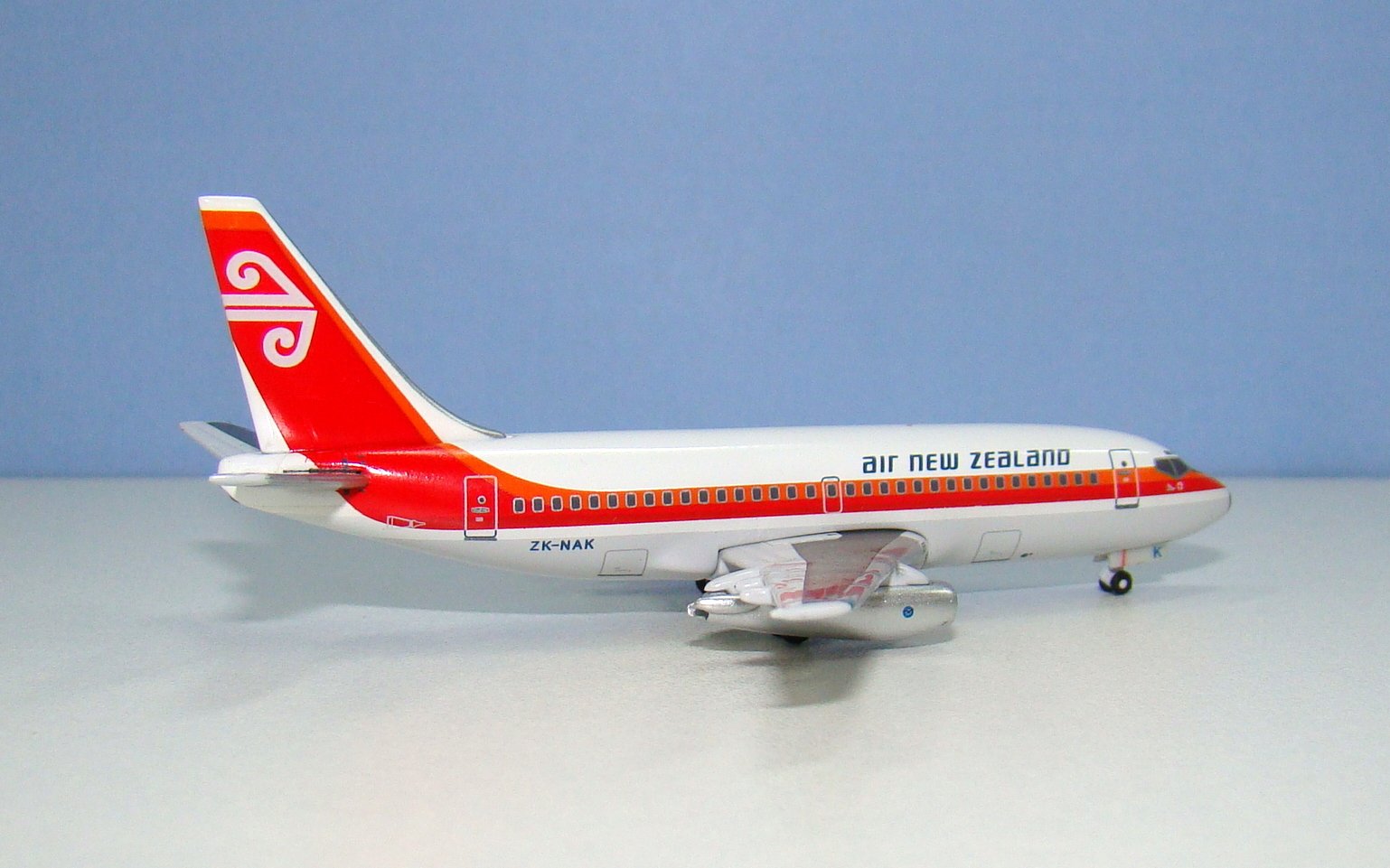 Air New Zealand Boeing 737-219 ZK-NAK Aeroclassics 1:400 Scale Model Airliner