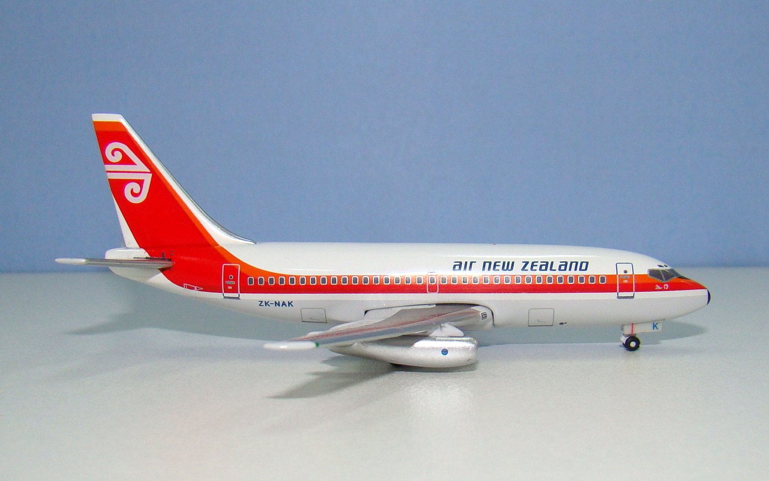 Air New Zealand Boeing 737-219 ZK-NAK Aeroclassics 1:400 Scale Model Airliner