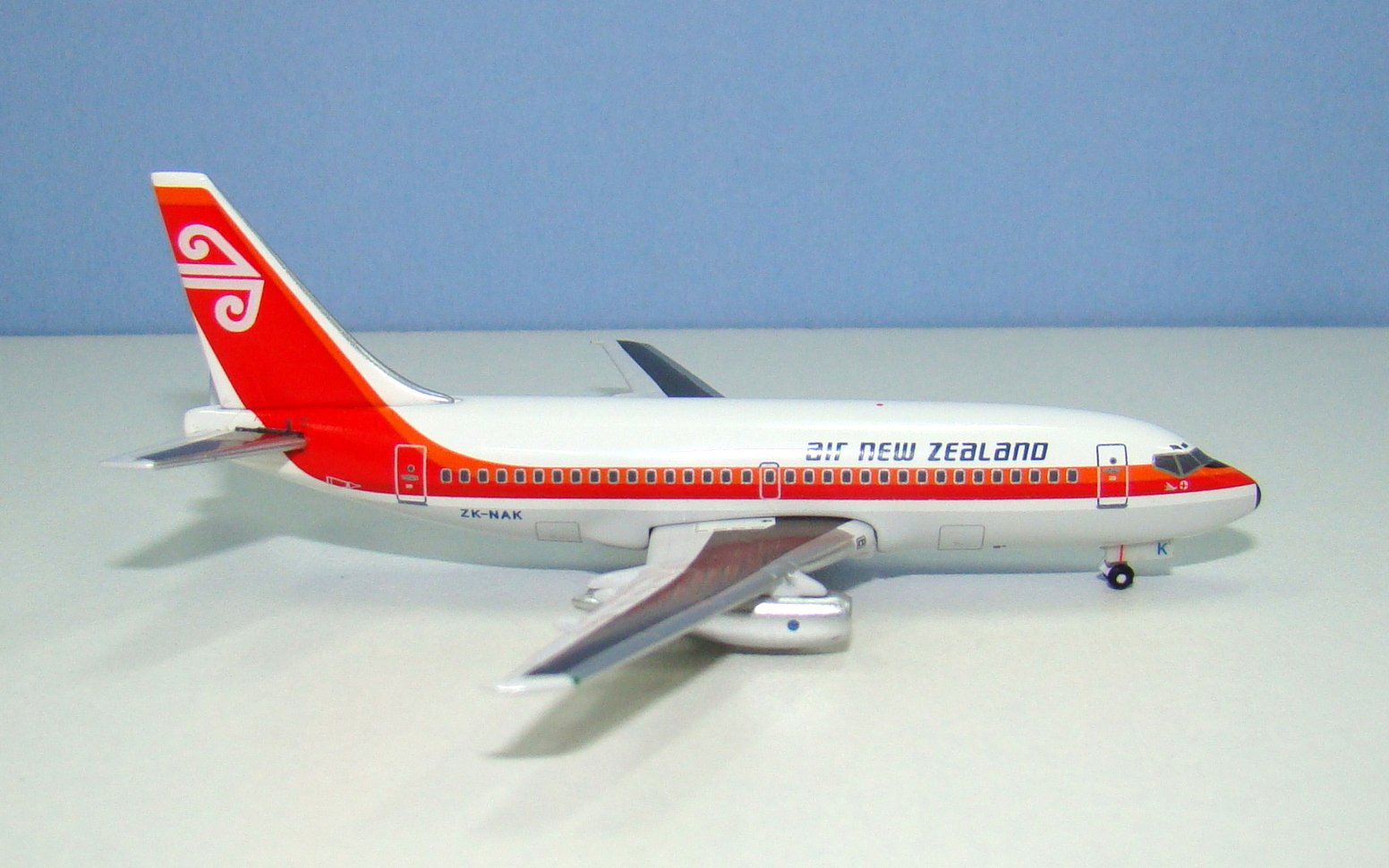 Air New Zealand Boeing 737-219 ZK-NAK Aeroclassics 1:400 Scale Model Airliner