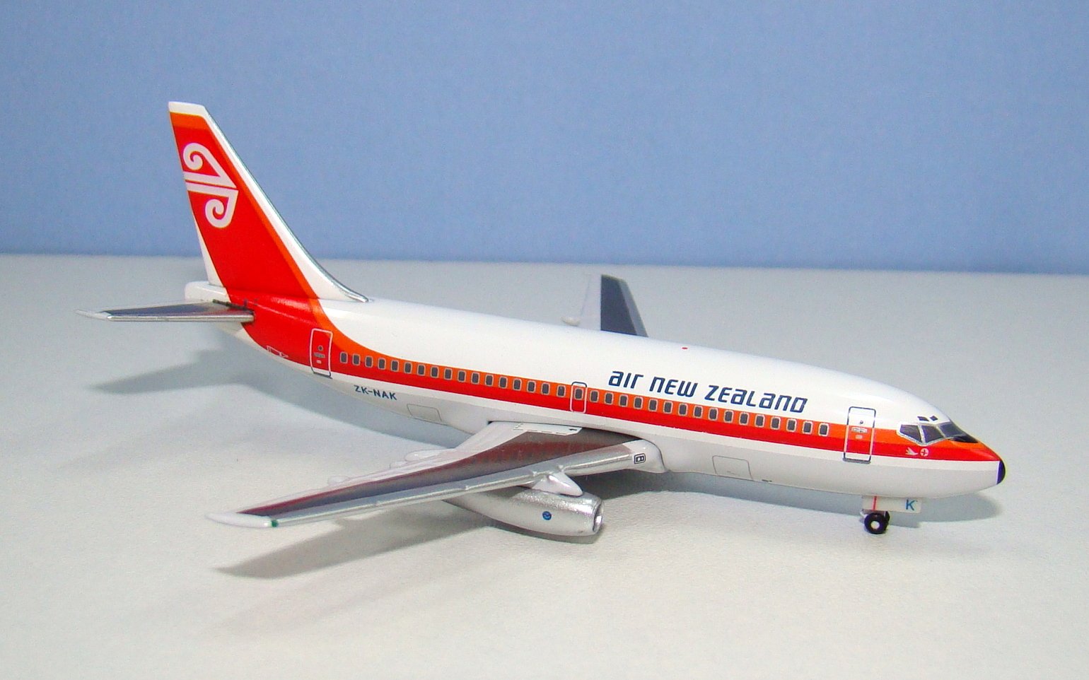 Air New Zealand Boeing 737-219 ZK-NAK Aeroclassics 1:400 Scale Model Airliner