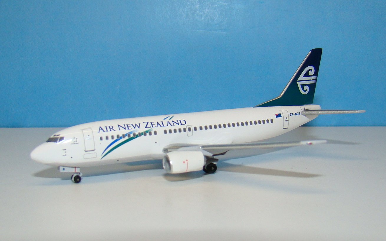 Air New Zealand Boeing 737-36Q ZK-NGB Aeroclassics 1:400 Scale Model Airliner