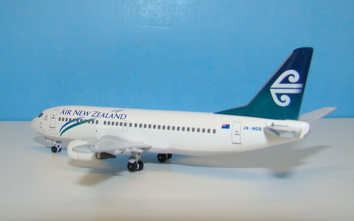 Air New Zealand Boeing 737-36Q ZK-NGB Aeroclassics 1:400 Scale Model Airliner