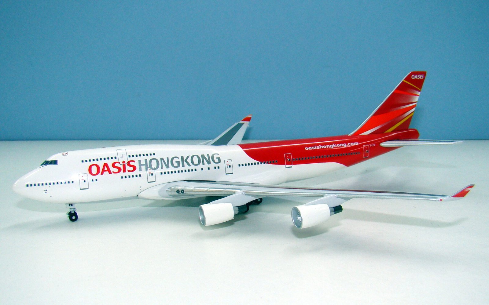Oasis Hong Kong Boeing 747-412 B-LFB BigBird Mk2 1:400 Scale Model Airliner