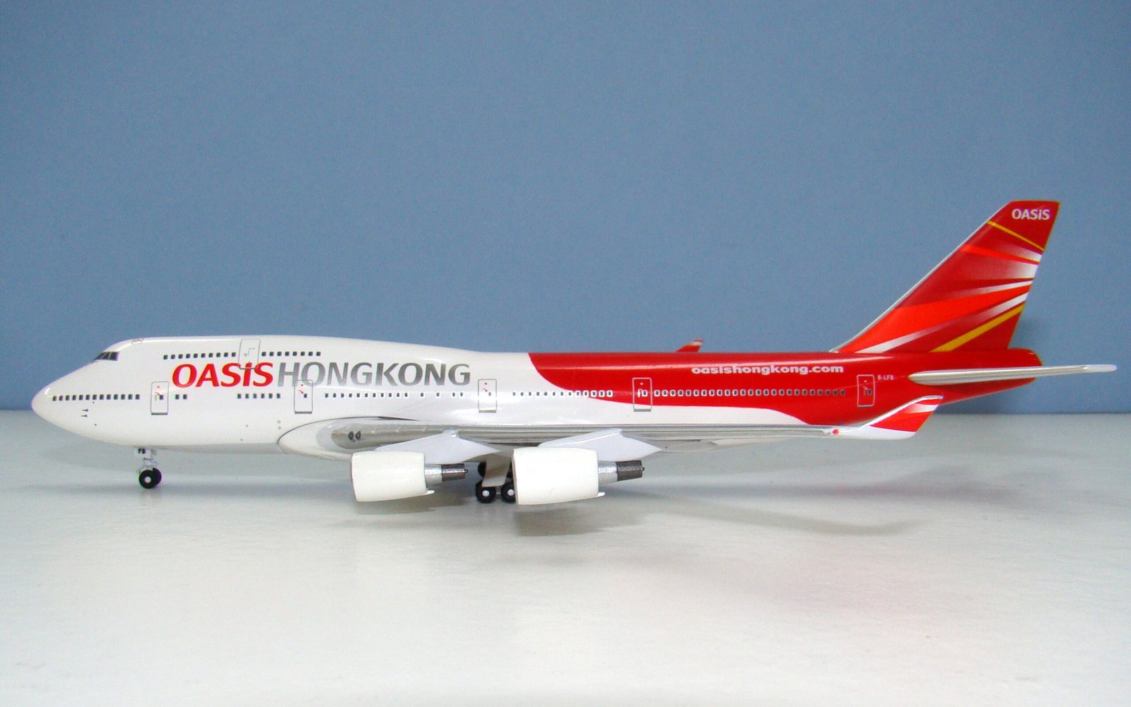 Oasis Hong Kong Boeing 747-412 B-LFB BigBird Mk2 1:400 Scale Model Airliner