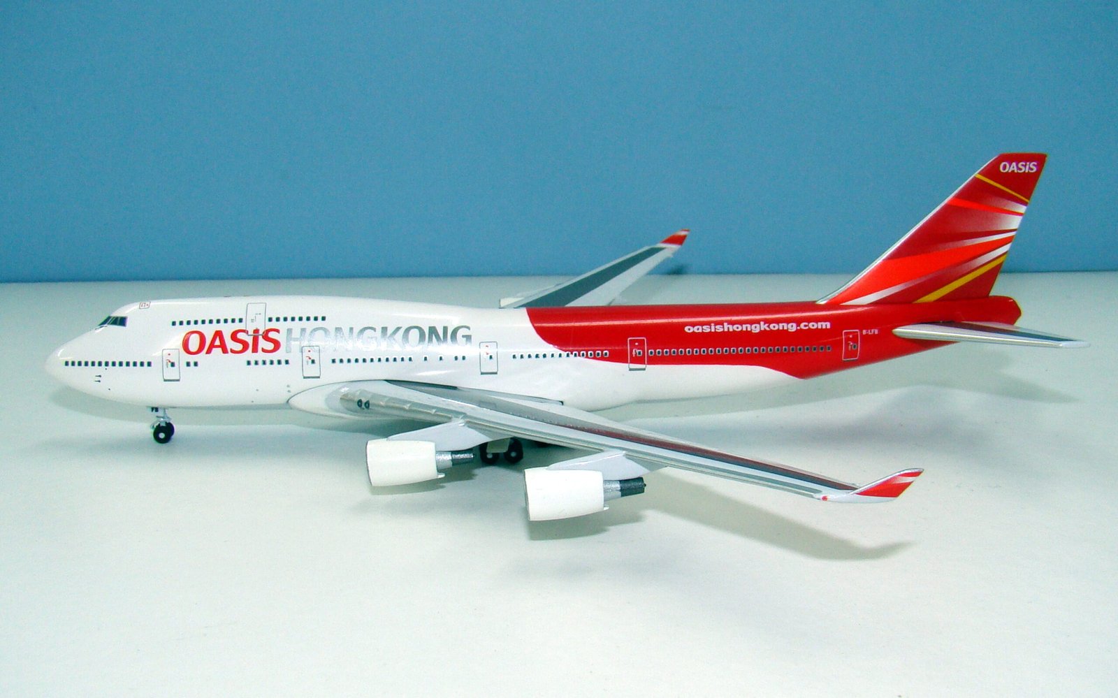 Oasis Hong Kong Boeing 747-412 B-LFB BigBird Mk2 1:400 Scale Model Airliner