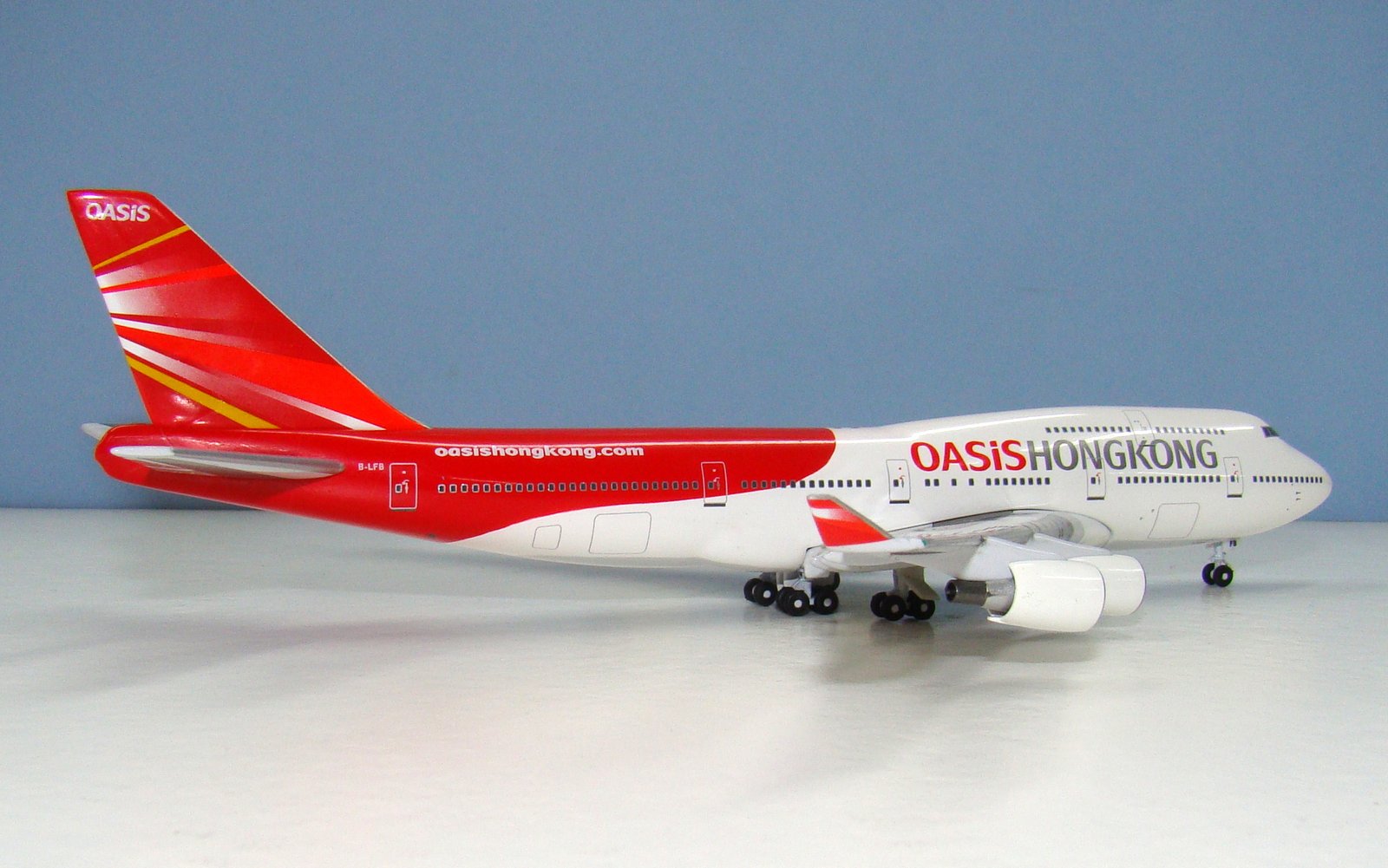 Oasis Hong Kong Boeing 747-412 B-LFB BigBird Mk2 1:400 Scale Model Airliner