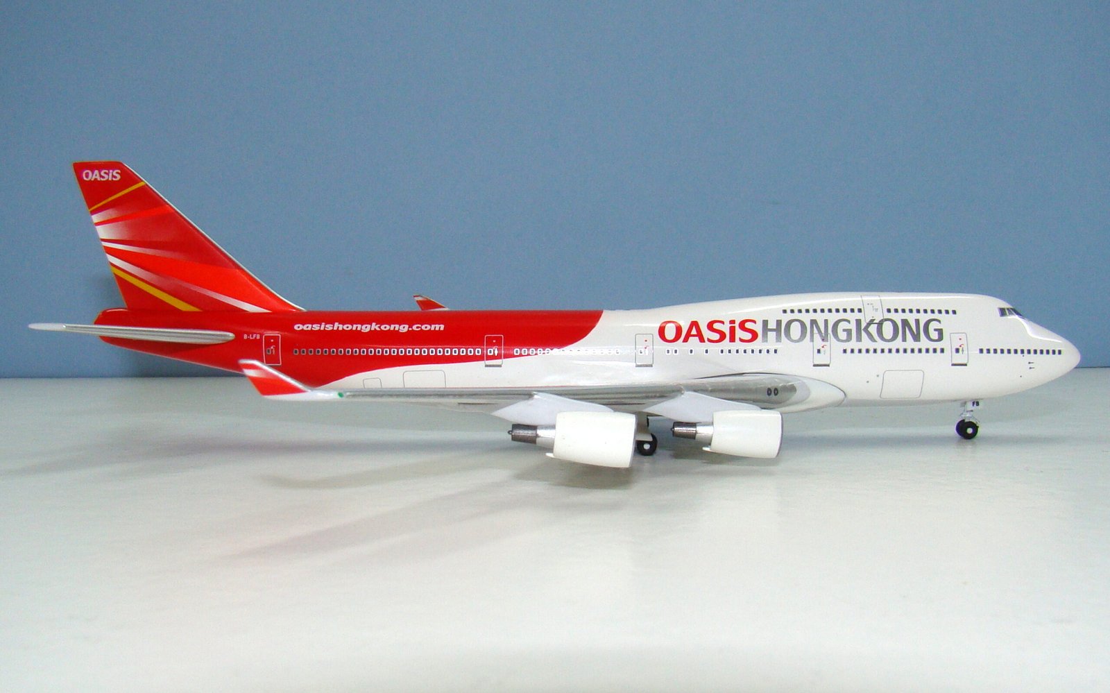 Oasis Hong Kong Boeing 747-412 B-LFB BigBird Mk2 1:400 Scale Model Airliner