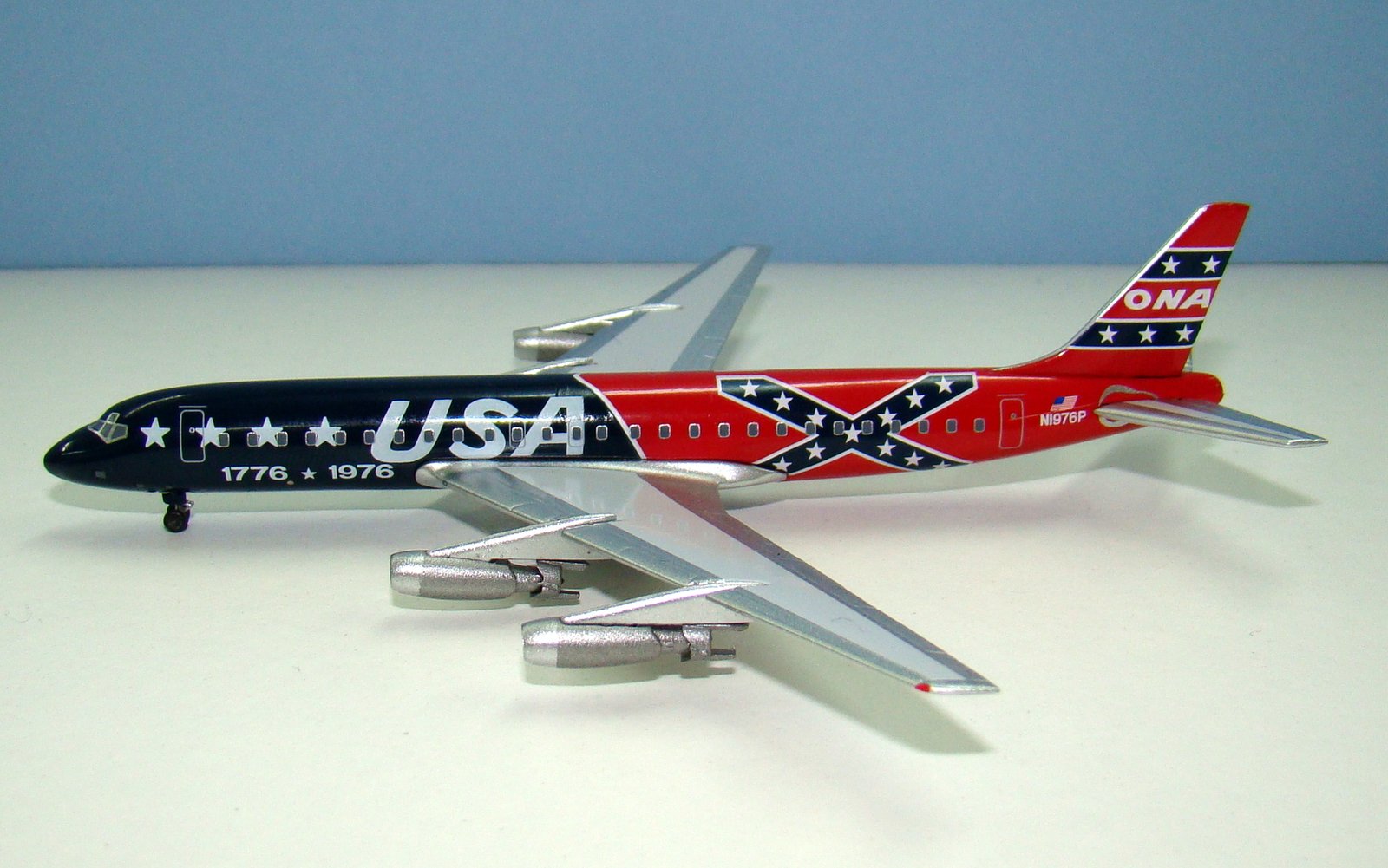 Overseas National Airways Douglas DC-8-21 N1976P Aeroclassics 1:400 Scale Model Airliner