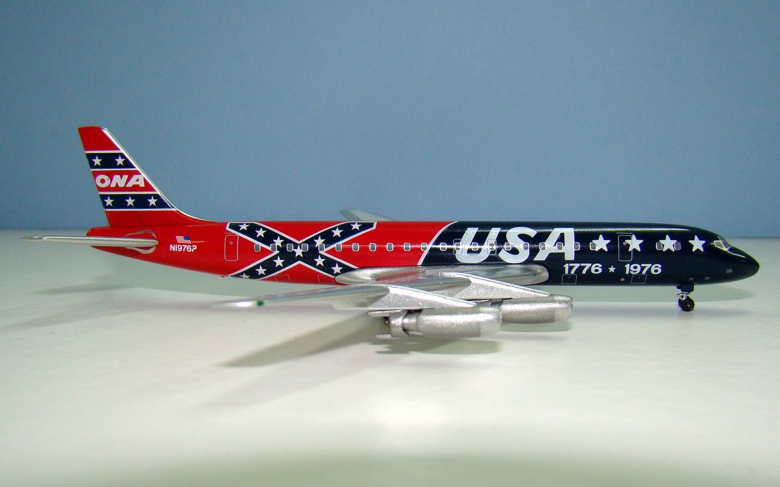 Overseas National Airways Douglas DC-8-21 N1976P Aeroclassics 1:400 Scale Model Airliner